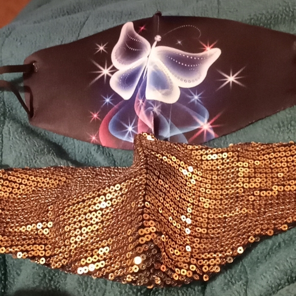 1 sequined gold mask and 1 butterfly mask. - Picture 2 of 3
